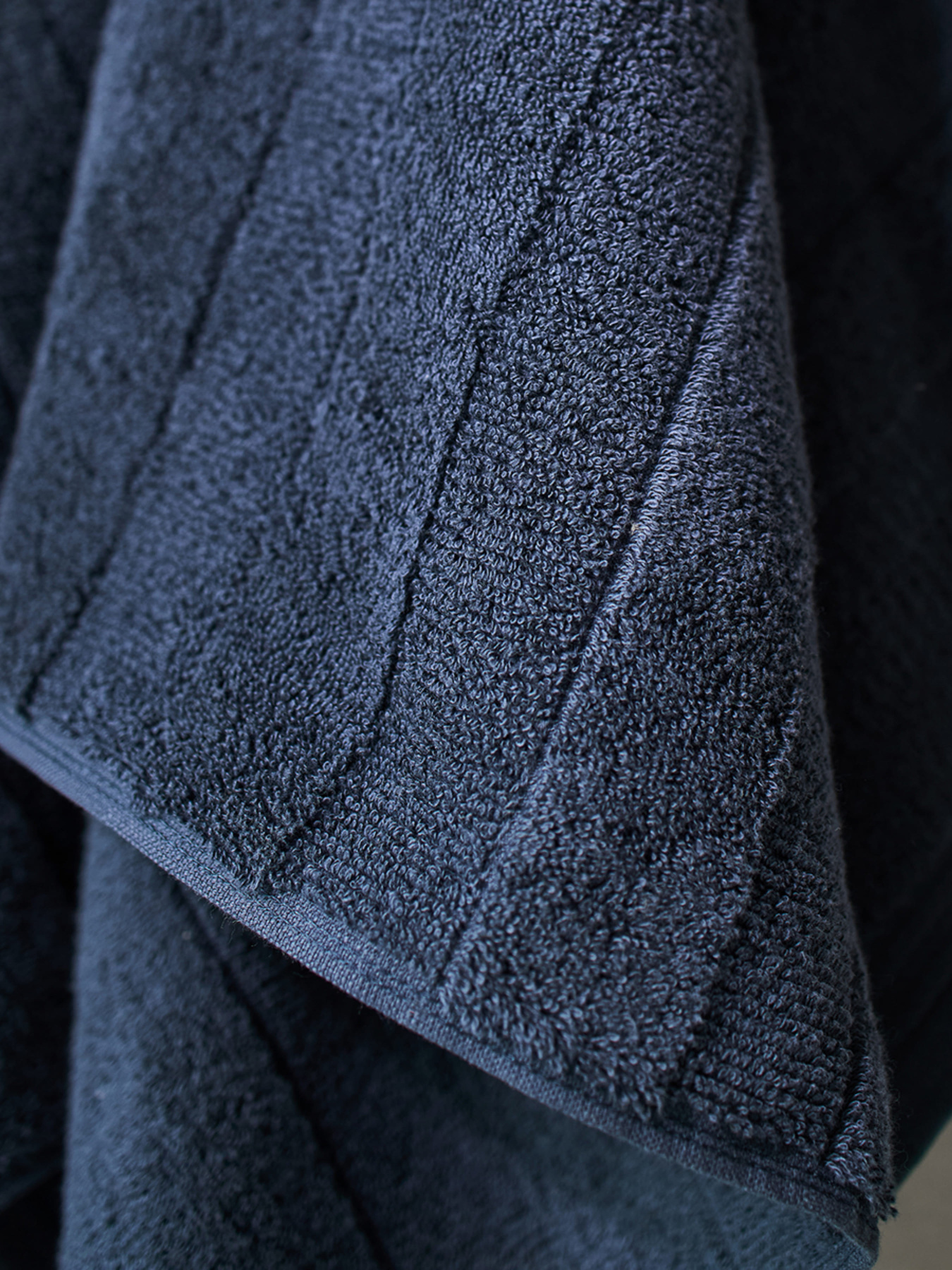 Полотенце из натурального хлопка "Вдохновение" темно-синее MBM HOME модель BT-12 DARK BLUE Фото