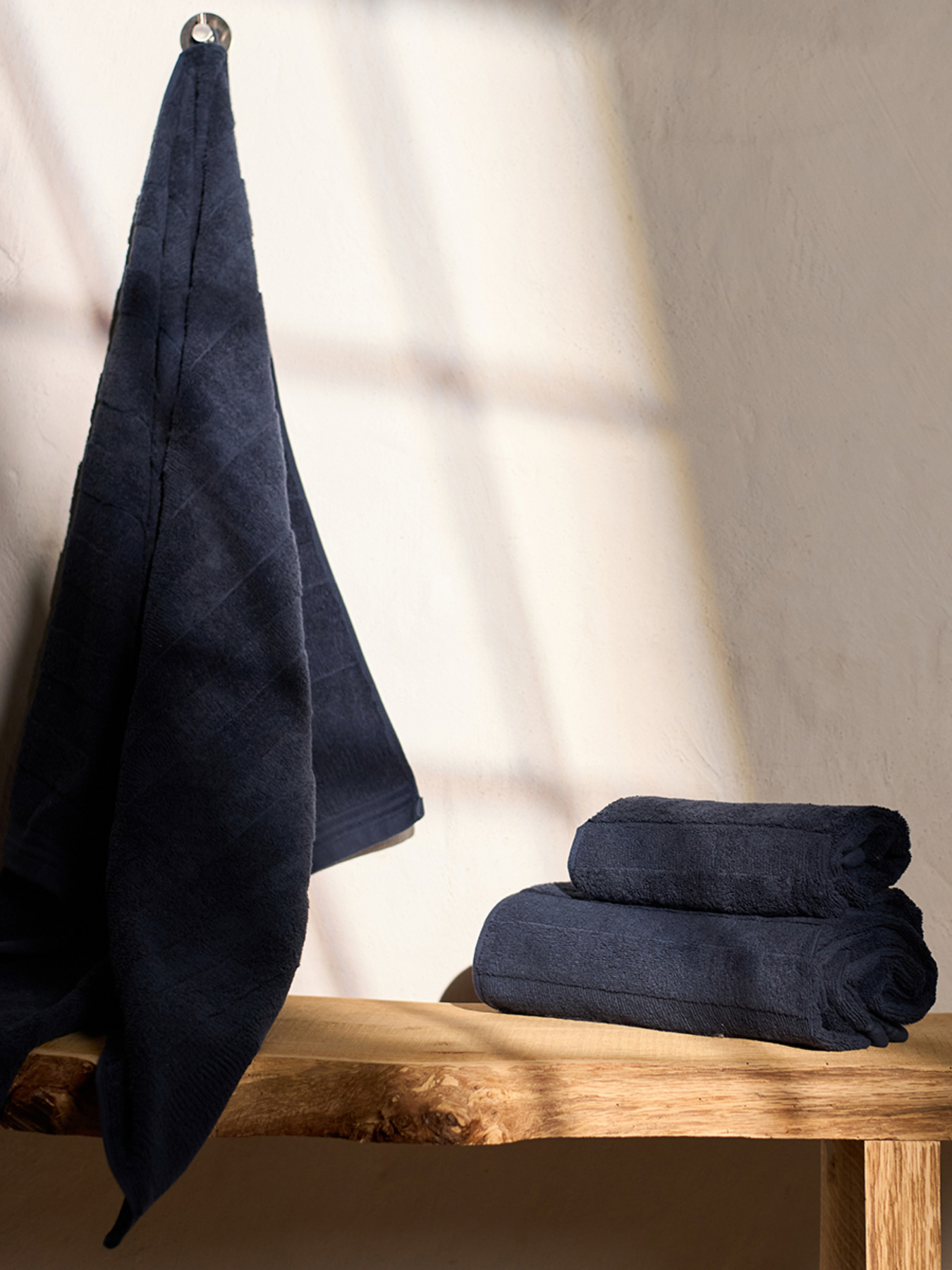 Полотенце из натурального хлопка "Вдохновение" темно-синее MBM HOME модель BT-12 DARK BLUE Фото