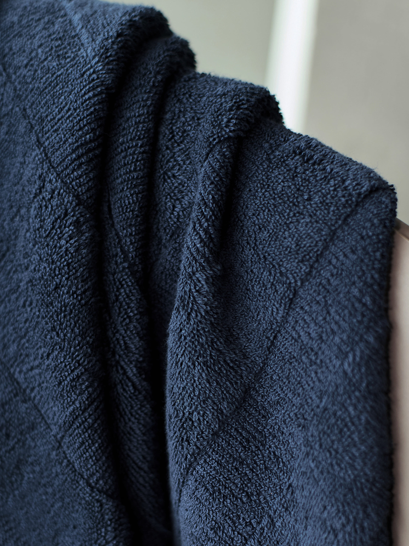 Полотенце из натурального хлопка "Вдохновение" темно-синее MBM HOME модель BT-12 DARK BLUE Фото