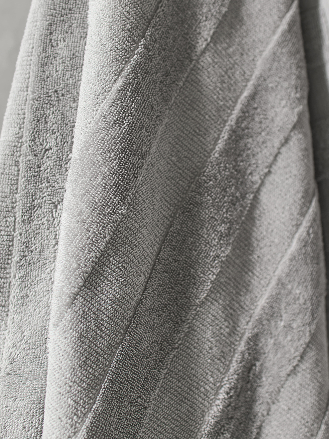 Полотенце из натурального хлопка "Вдохновение" светло-серое MBM MY HOME модель BT-12 GRAY/BLUE Фото