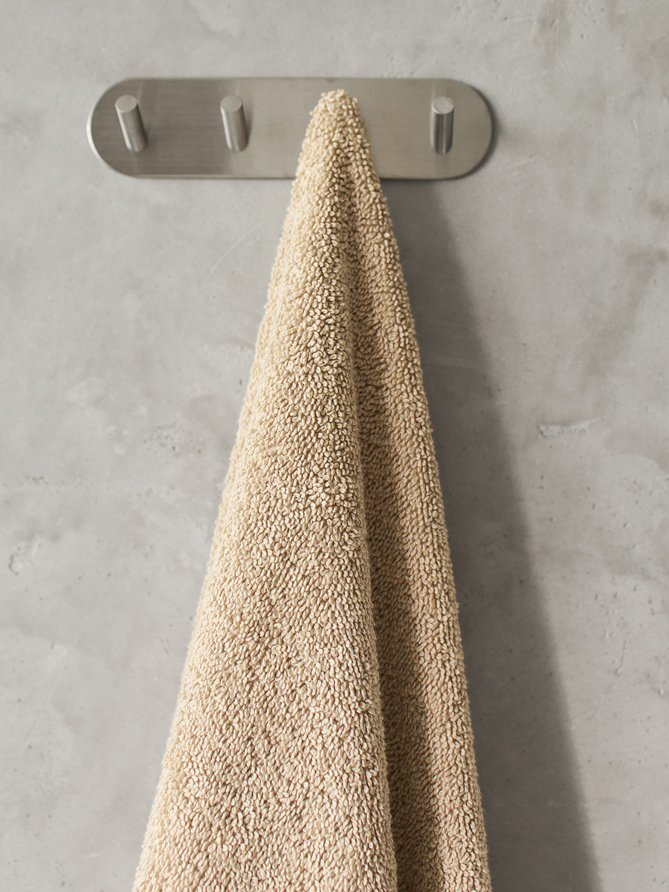 Полотенце из натурального хлопка "Прикосновение" бежевое MBM HOME модель BT-13 BEIGE Полотенце из натурального хлопка "Прикосновение" бежевое MBM HOME модель BT-13 BEIGE Фото