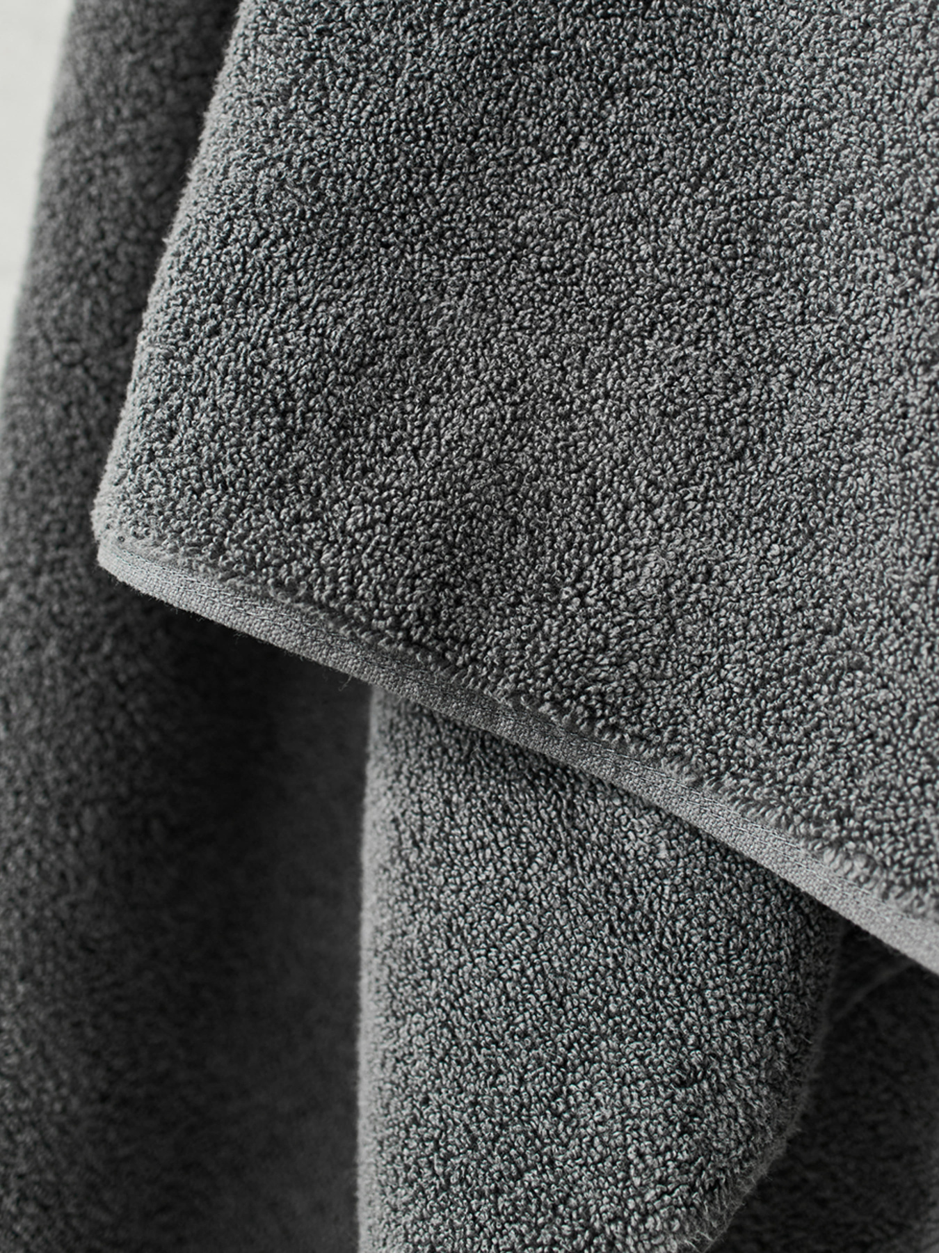 Полотенце из натурального хлопка "Прикосновение" серое MBM MY HOME модель BT-13 GRAY Фото