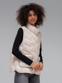 Жилет с утеплителем VIVA WEAR модель 8899-milk Фото