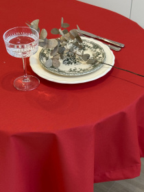 Скатерть столовая с грязе- и водоотталкивающим действием однотонная красного цвета Ecotton модель 25337 Фото