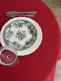 Скатерть столовая с грязе- и водоотталкивающим действием однотонная красного цвета Ecotton модель 25337 Скатерть столовая с грязе- и водоотталкивающим действием однотонная красного цвета Ecotton модель 25337 Фото