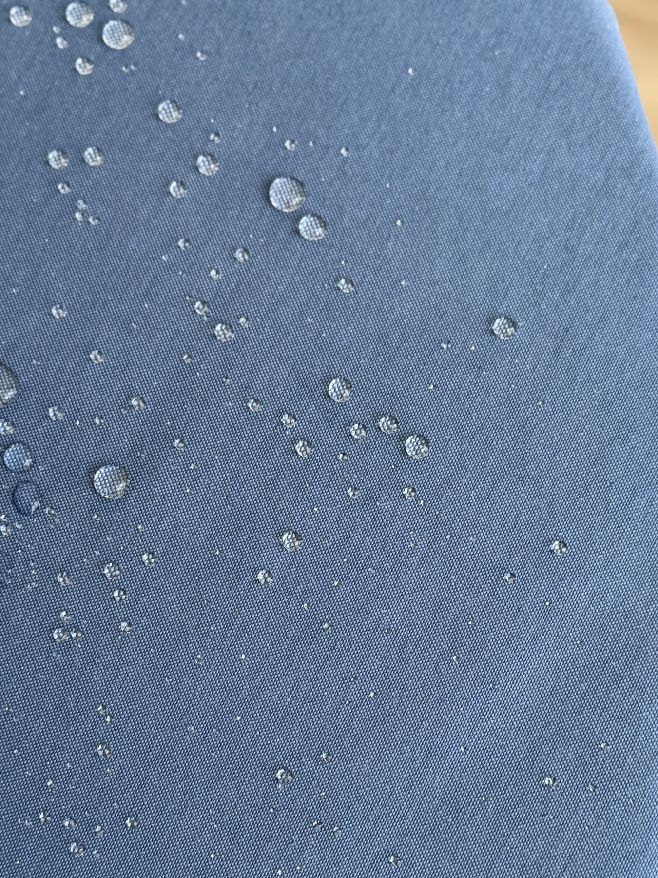 Скатертина столова із брудо- та водовідштовхувальною дією однотонна синього кольору Ecotton модель 25340 Фото