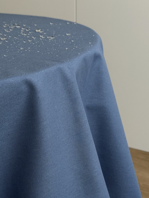 Скатерть столовая с грязе- и водоотталкивающим действием однотонная синего цвета Ecotton модель 25340 Фото