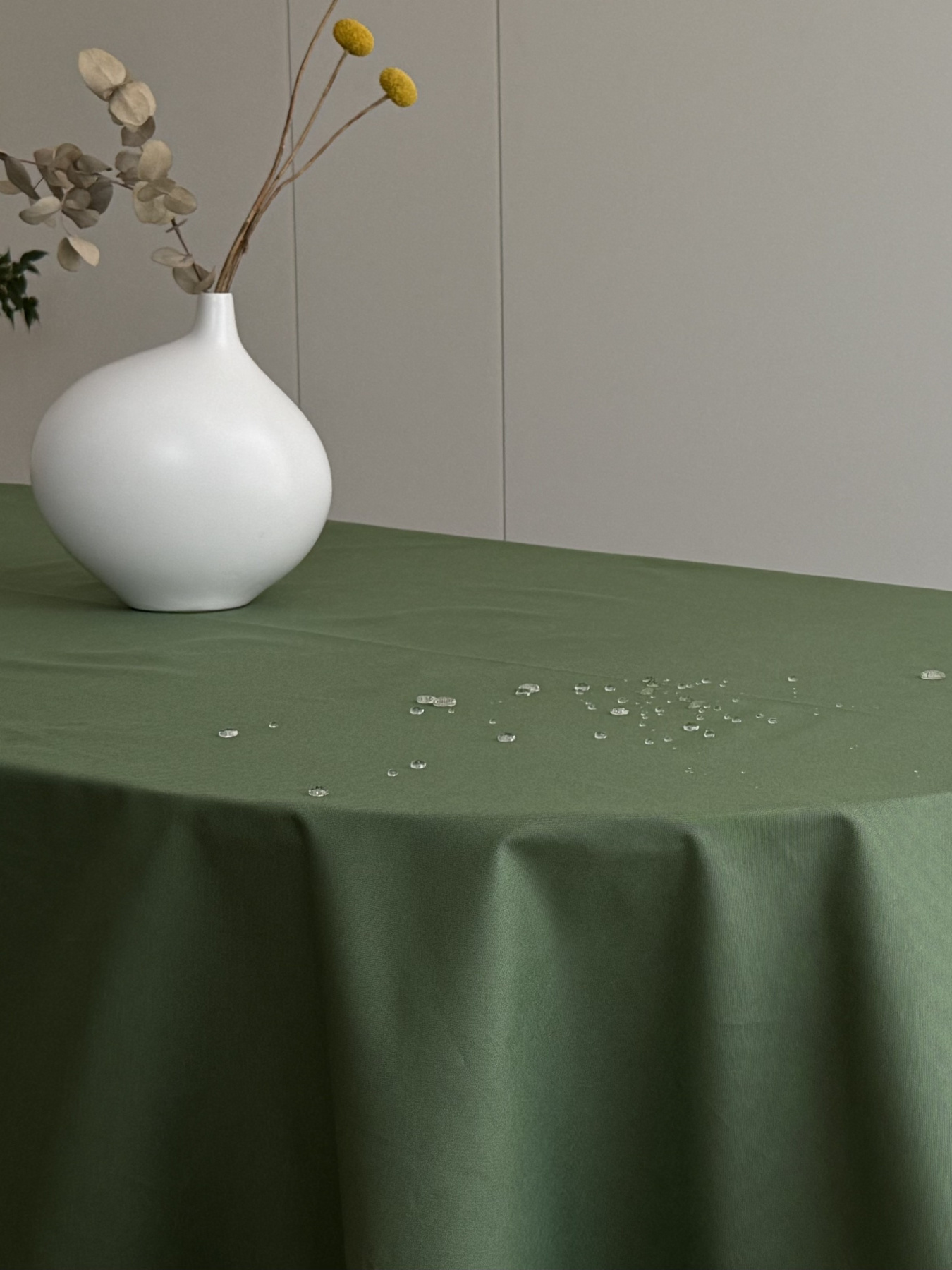 Скатертина столова із брудо- та водовідштовхувальною дією однотонна зеленого кольору Ecotton модель 25343 Фото