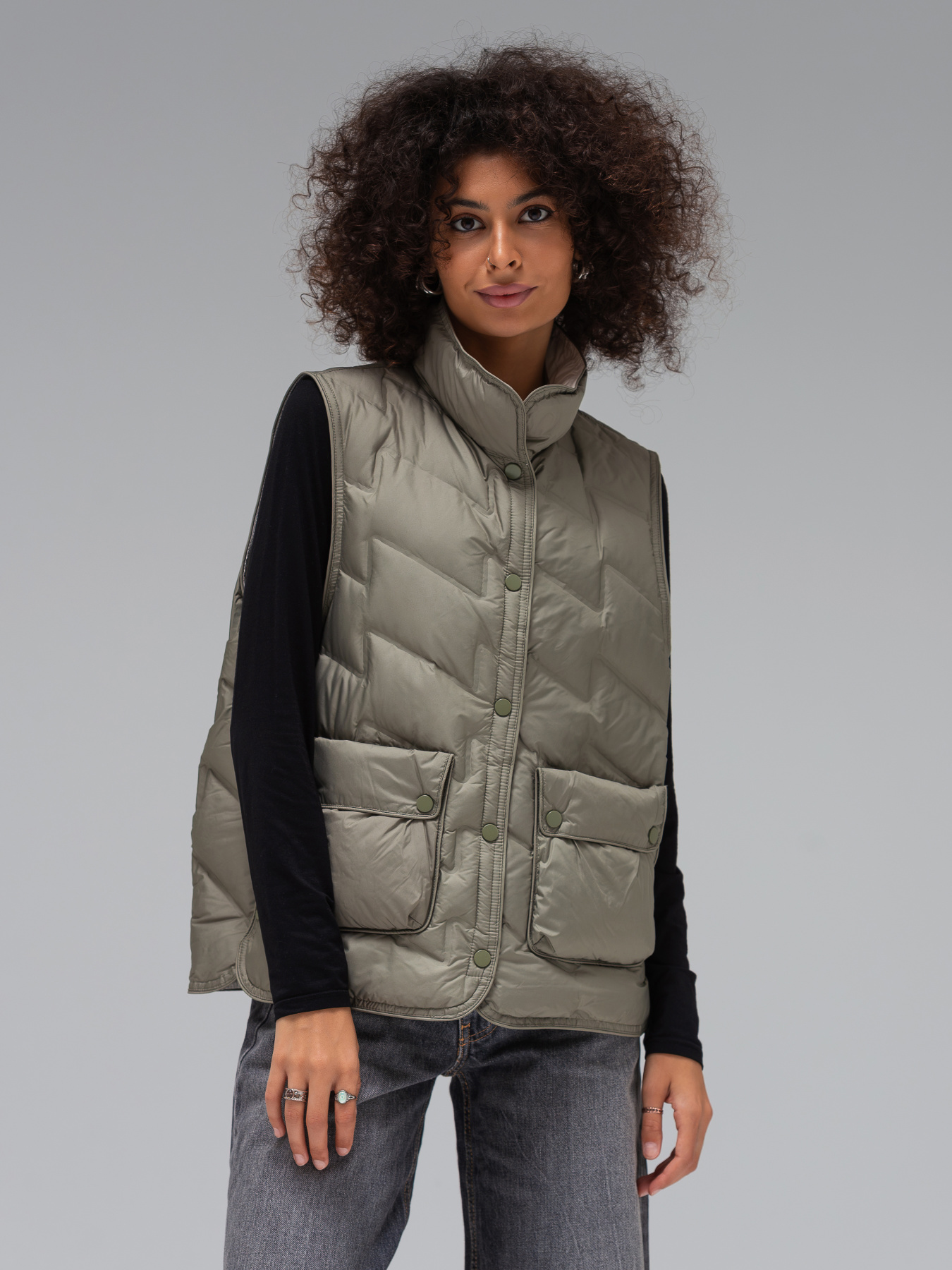 Утепленный жилет VIVA WEAR модель 8899-oliva Утепленный жилет VIVA WEAR модель 8899-oliva Фото