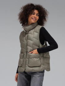 Утепленный жилет VIVA WEAR модель 8899-oliva Утепленный жилет VIVA WEAR модель 8899-oliva Фото