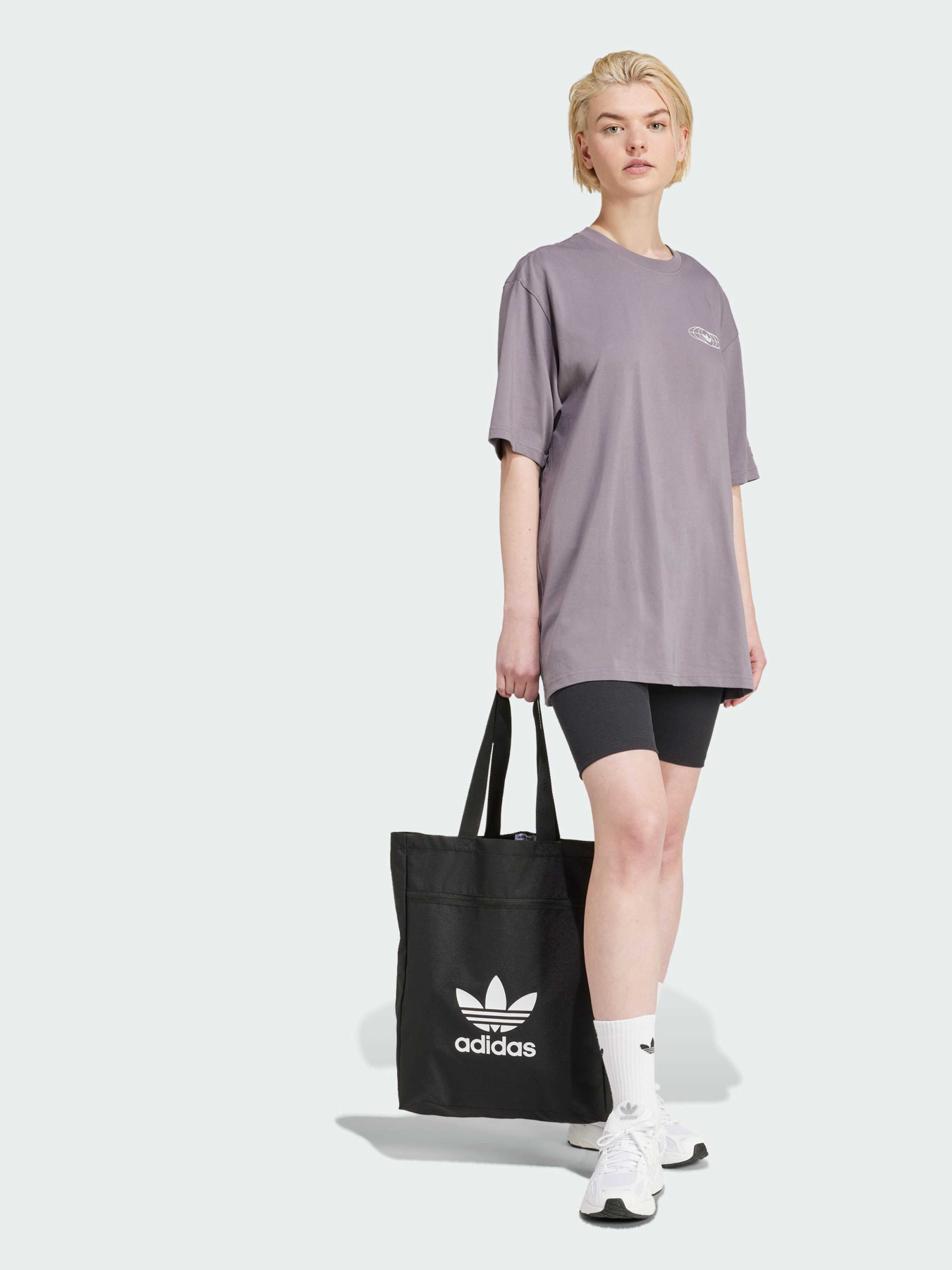 Футболка Adidas Graphics модель IX7658 Фото