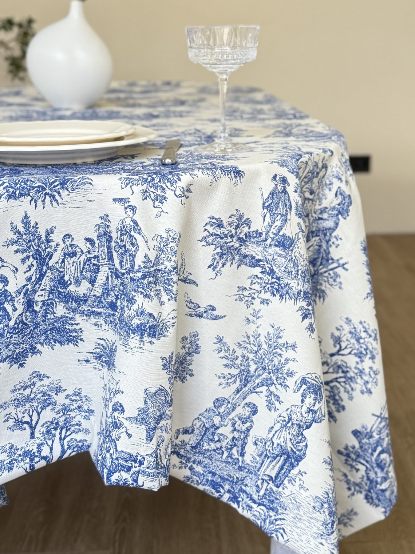 Скатертина столова із брудо- та водовідштовхувальною дією в стилі бохо Italiano Blue синього кольору Ecotton модель 25327 Фото