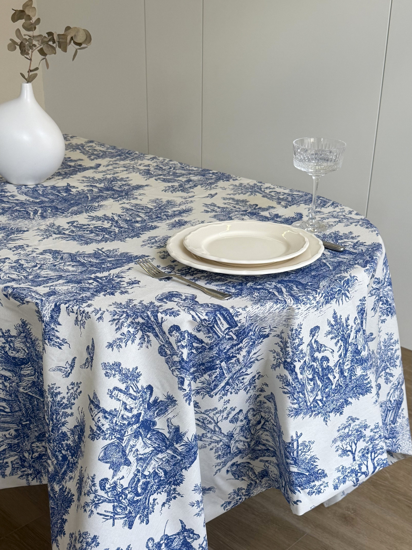 Скатертина столова із брудо- та водовідштовхувальною дією в стилі бохо Italiano Blue синього кольору Ecotton модель 25327 Фото