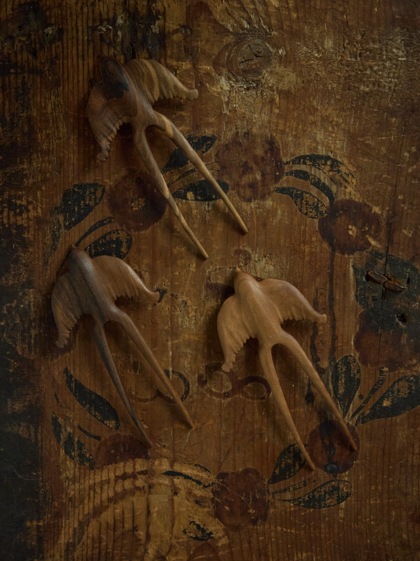 Дерев’яна шпилька для волосся «Ластівка» GNIZDO модель WHPS Фото