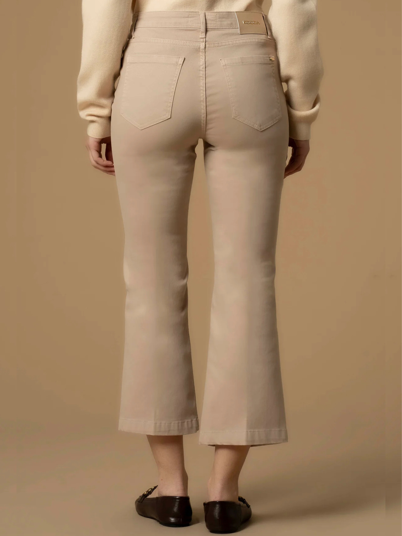 Расклешенные джинсы KOCCA модель A25PPC7725ABUN60006 Фото