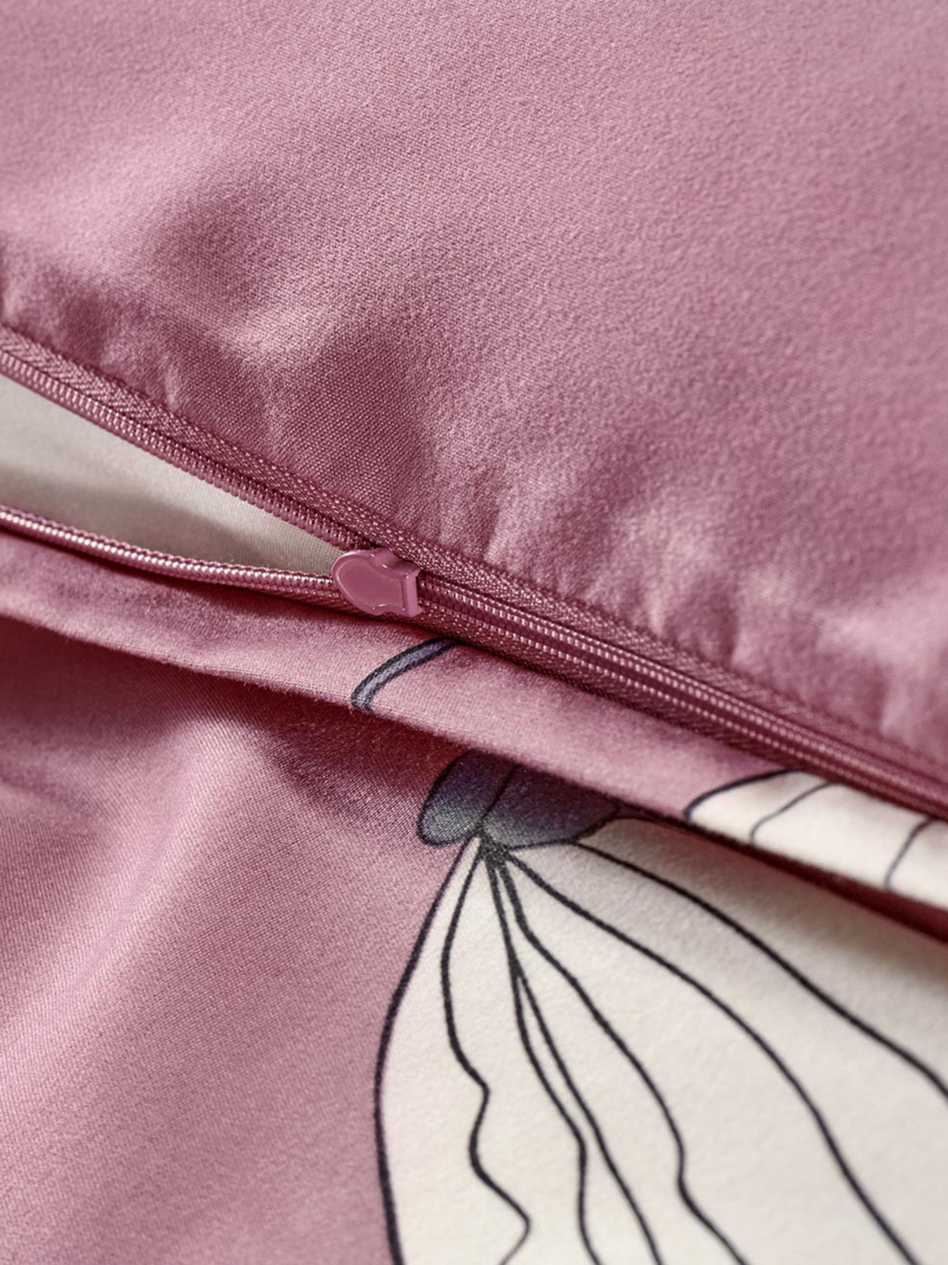 Двухстороннее постельное белье из микрофибры, внимательно-розовое. Tchibo модель T1758652642 Фото