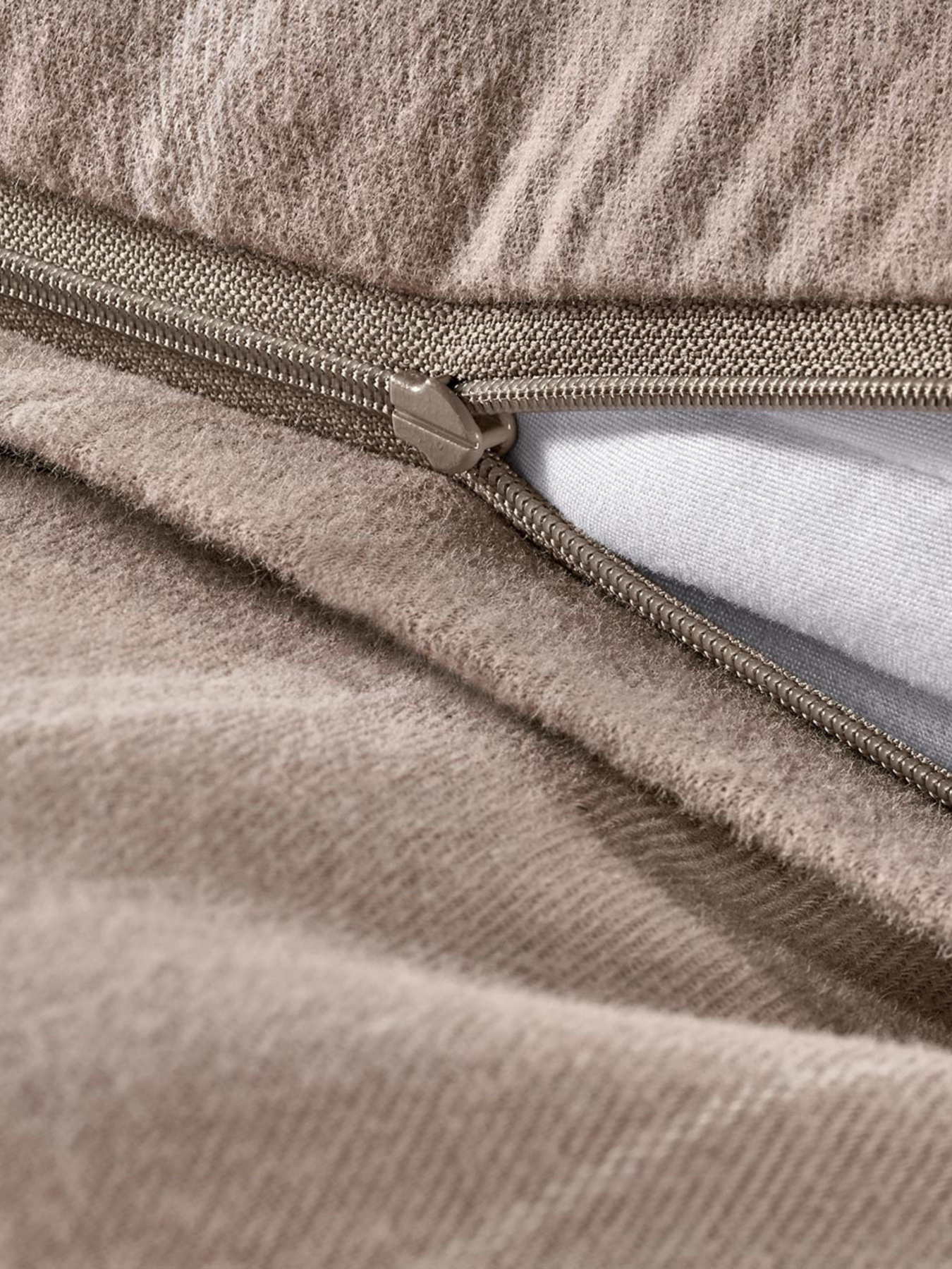 Постільна білизна з м’якої бавовни, сіро-коричнева у смужку Tchibo модель T1758652836 Фото