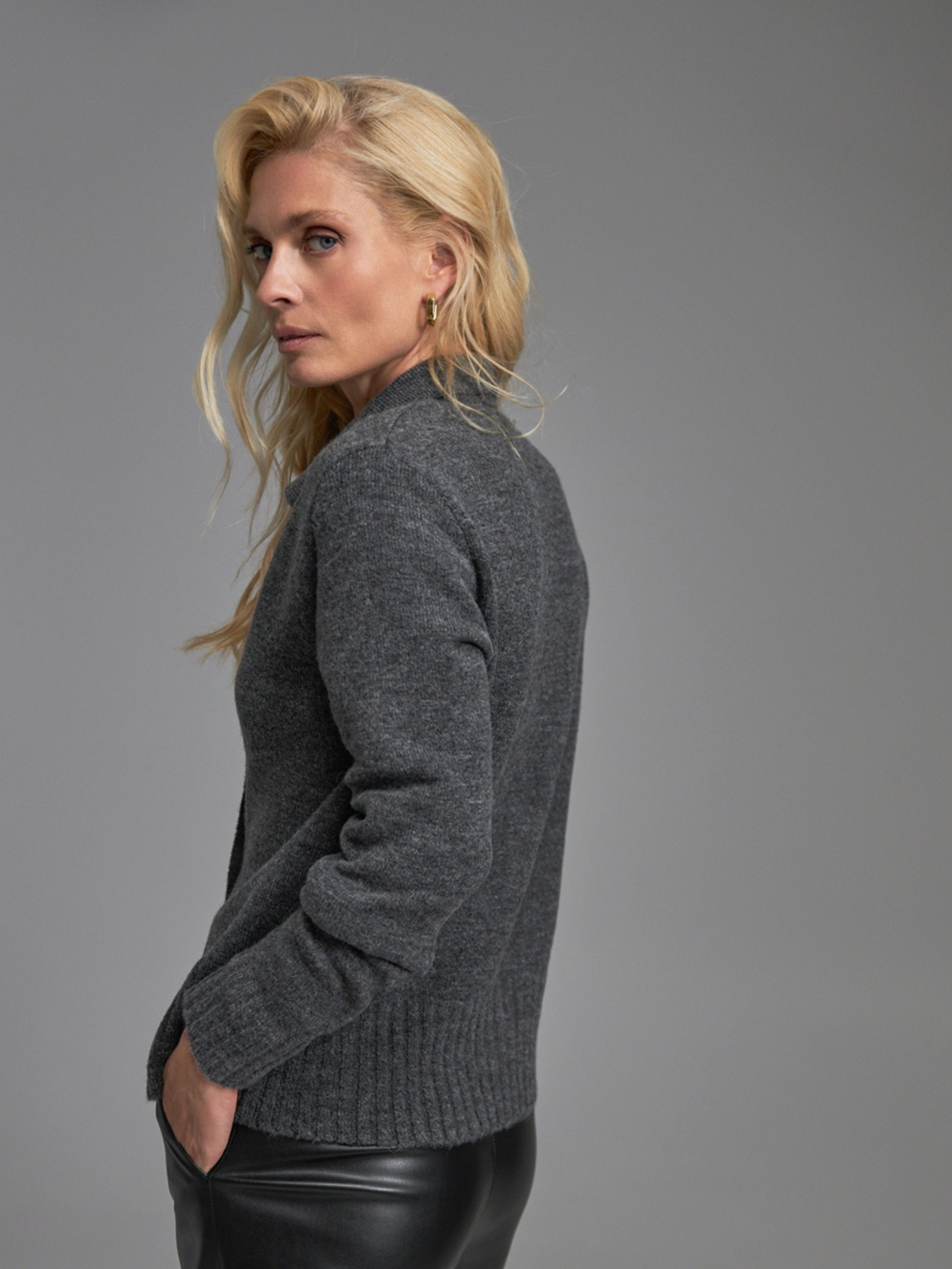 Кардиган TrikoBakh модель 2891-temno-srij Фото