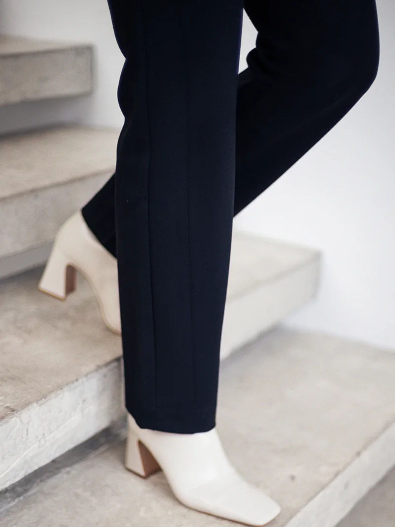 Брюки повседневные Nita модель bryuki-n1402-chernj-24 Фото