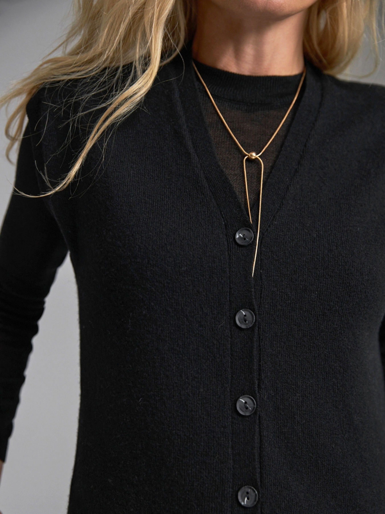 Жилет TrikoBakh модель 2832-chornij Фото