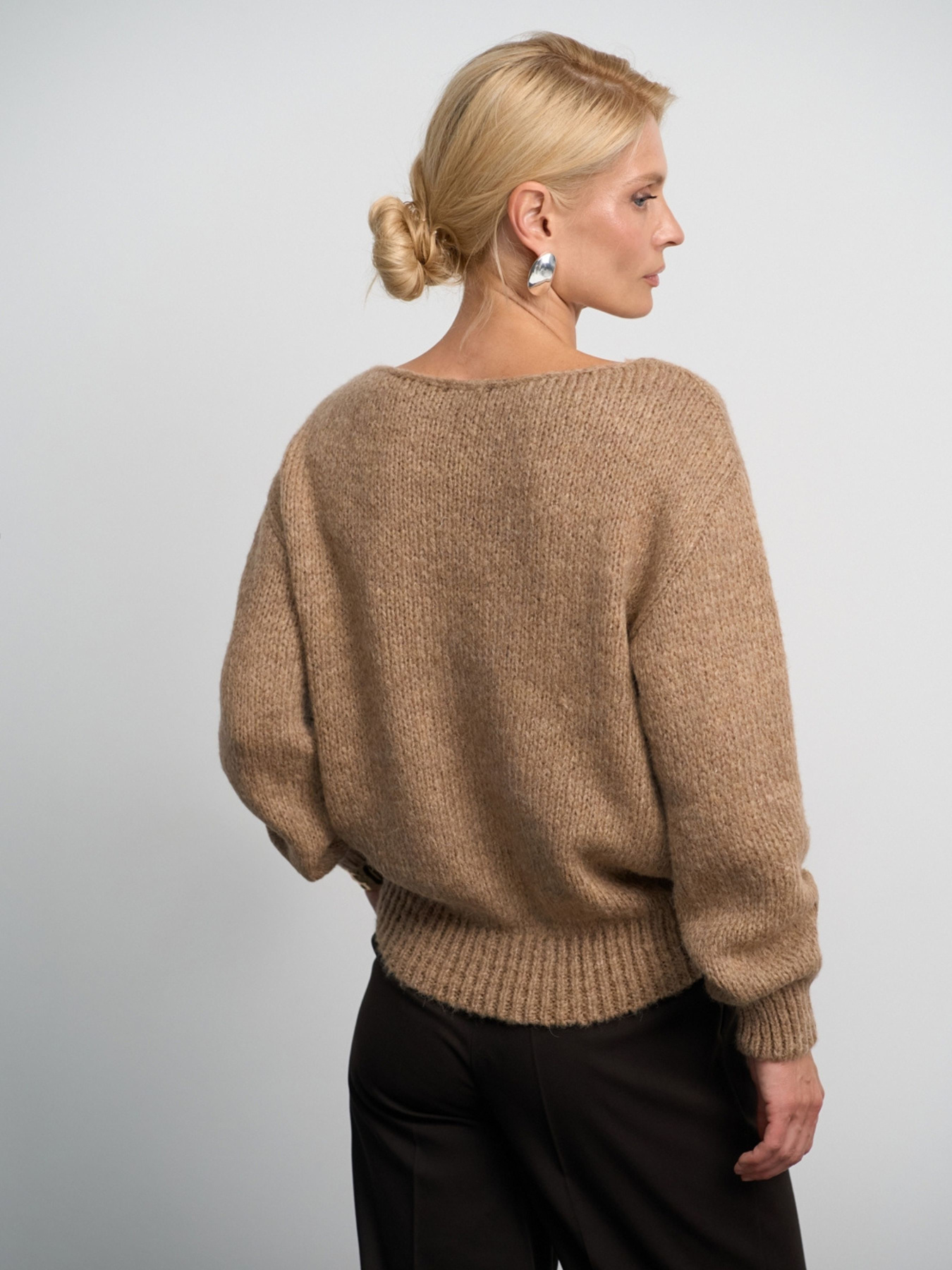 Джемпер TrikoBakh модель 2879-latte Фото