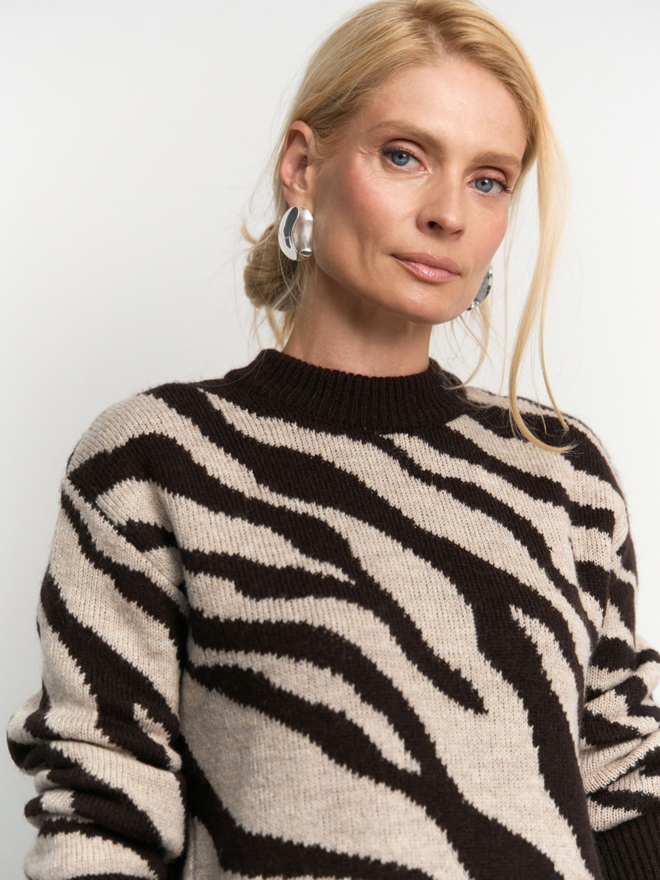 Джемпер TrikoBakh модель 2856-shokolad-len Фото