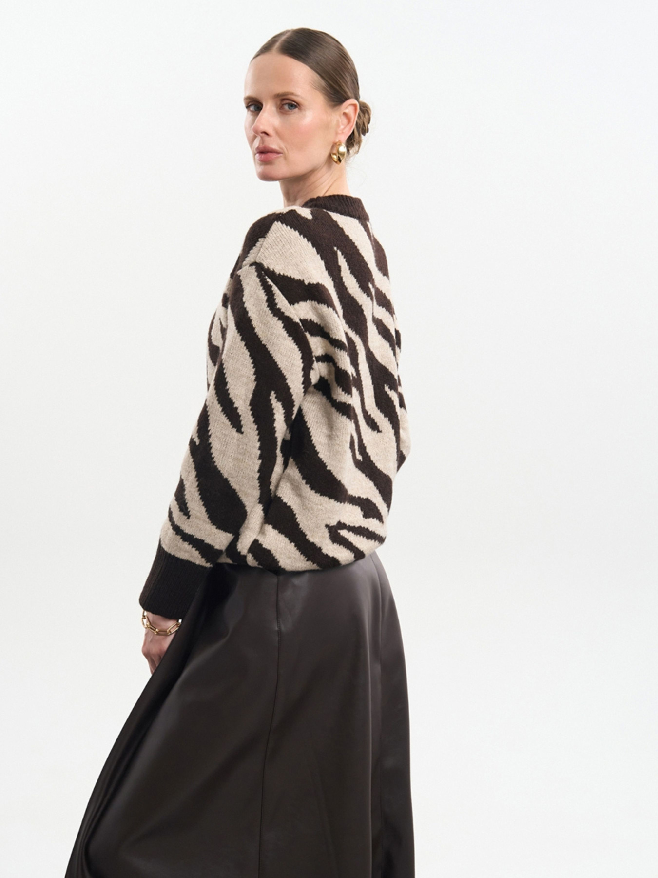 Джемпер TrikoBakh модель 2856-shokolad-len Фото