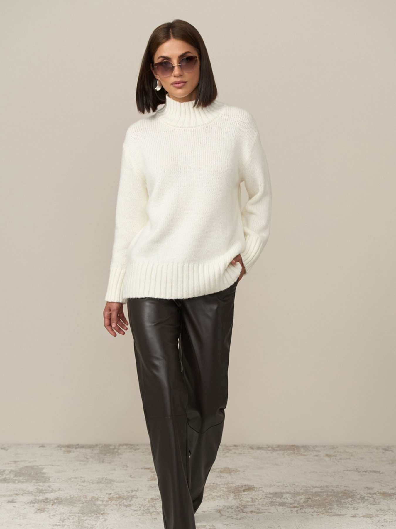 Свитер TrikoBakh модель 2846-moloko Фото