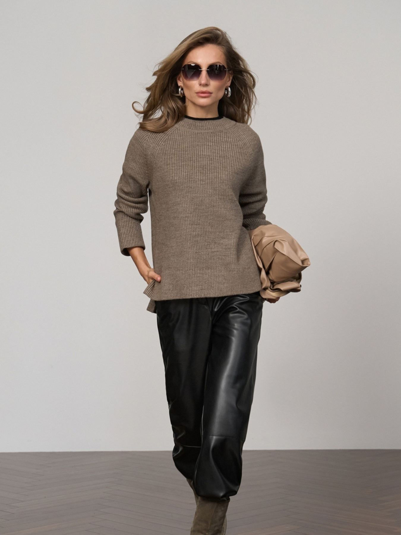 Джемпер TrikoBakh модель 2844-kapuchno Фото