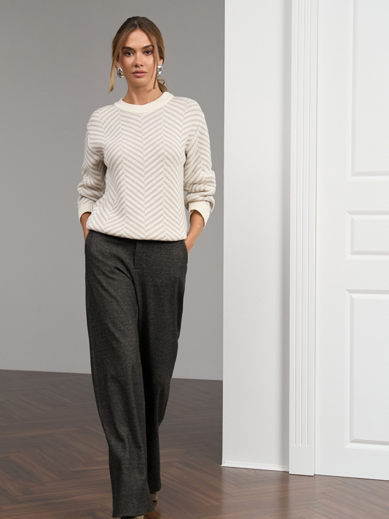 Джемпер TrikoBakh модель 2821-molochnij-z-naturalxnim Фото