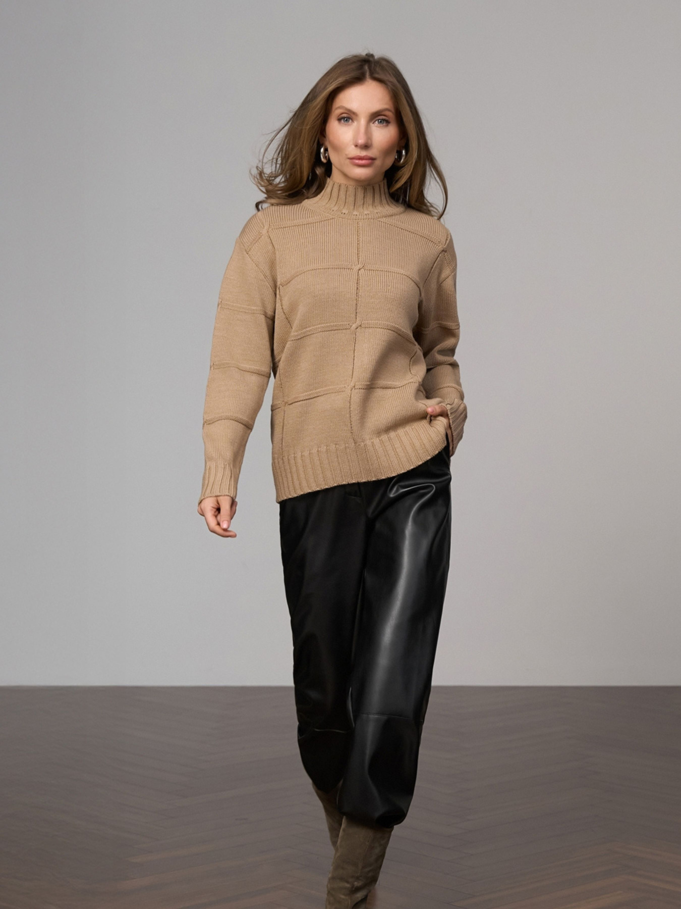 Свитер TrikoBakh модель 2804-svtlo-kavovij Фото