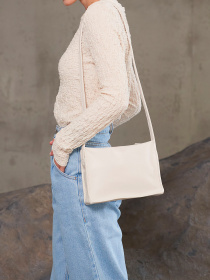 Кросс-боди WeLassie модель shkrqna-zhnocha-sumka-bek-molochnij Фото