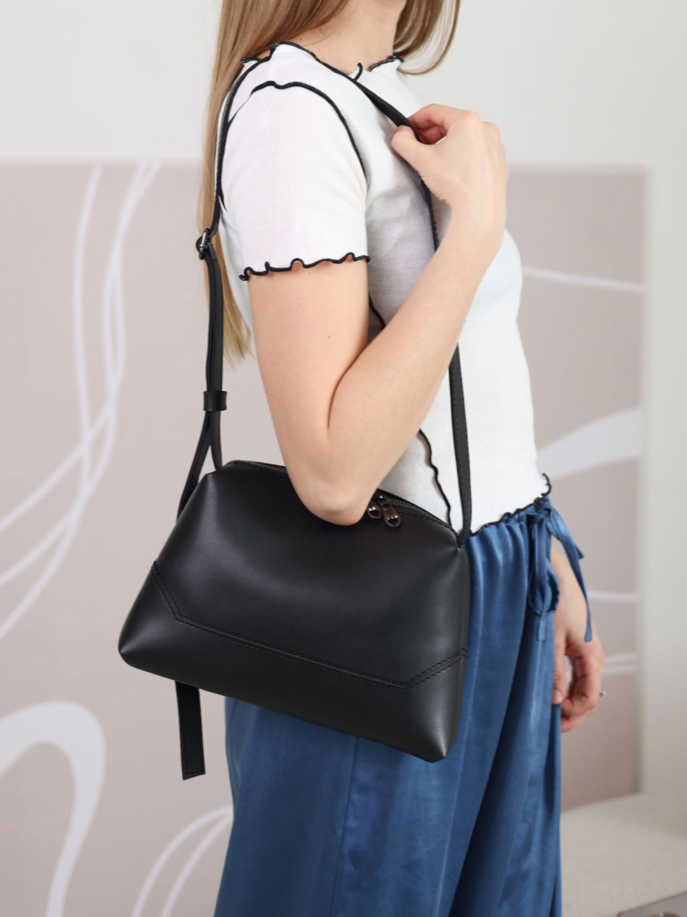 Сумка WeLassie модель zhnocha-sumka-v-chornij Фото