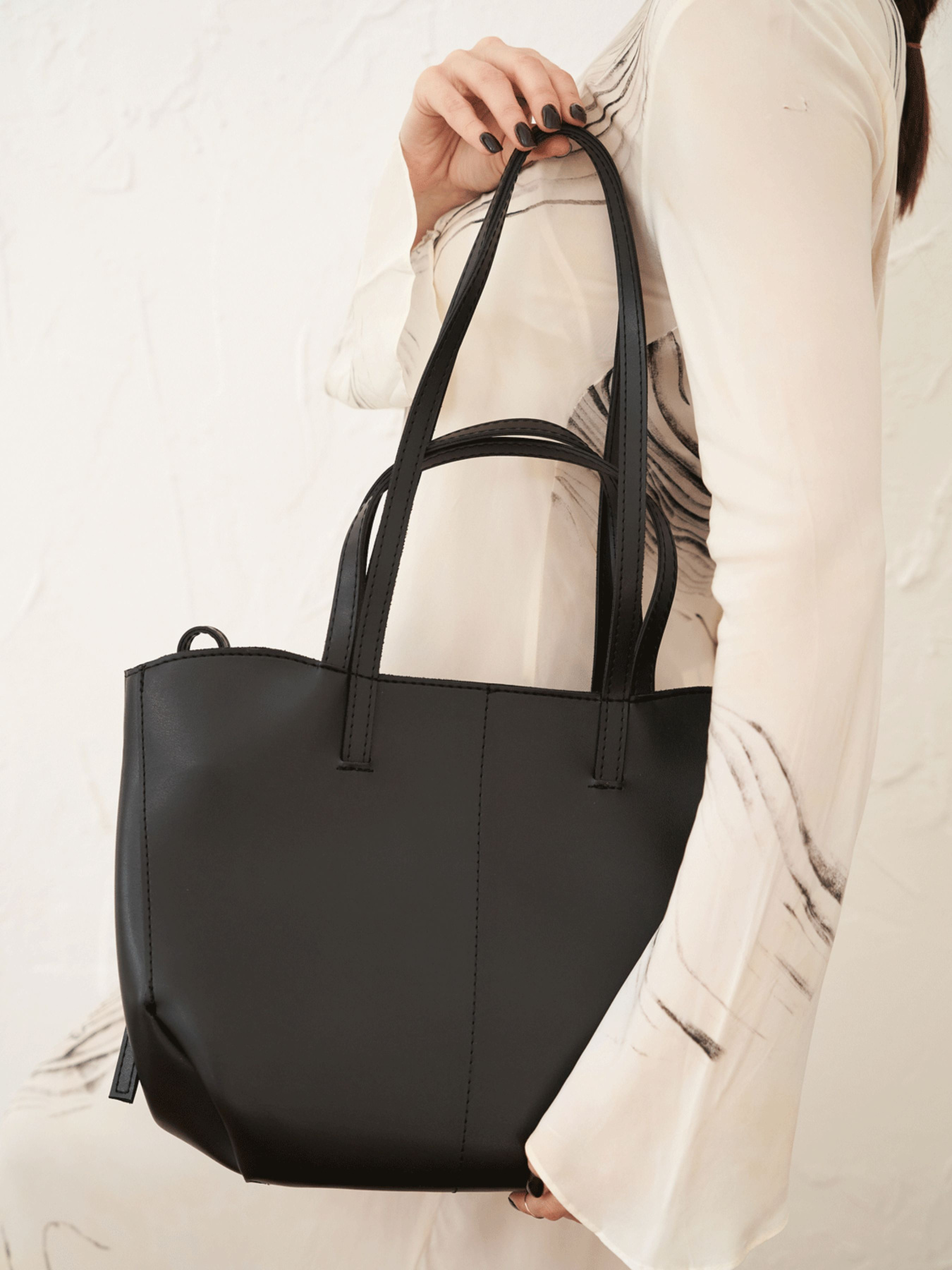 Сумка WeLassie модель zhnocha-sumka-laura-chornij Фото