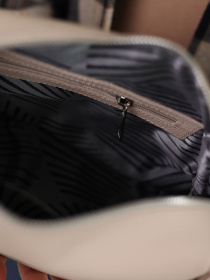 Сумка WeLassie модель zhnocha-shkrqna-sumka-freq-molochnij Фото