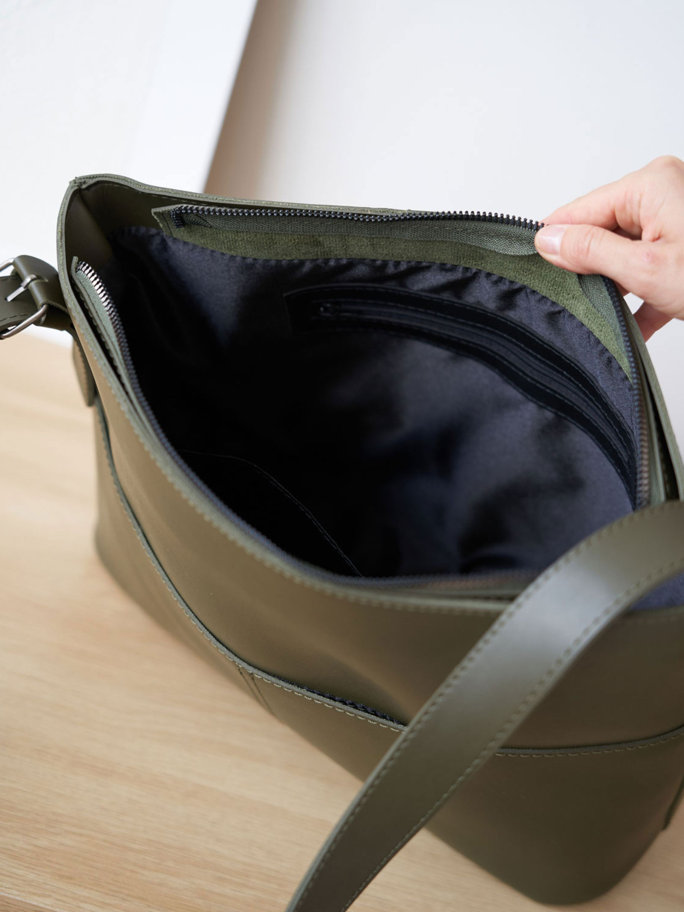 Сумка WeLassie модель zhnocha-sumka-tejlor-olivkovij Фото