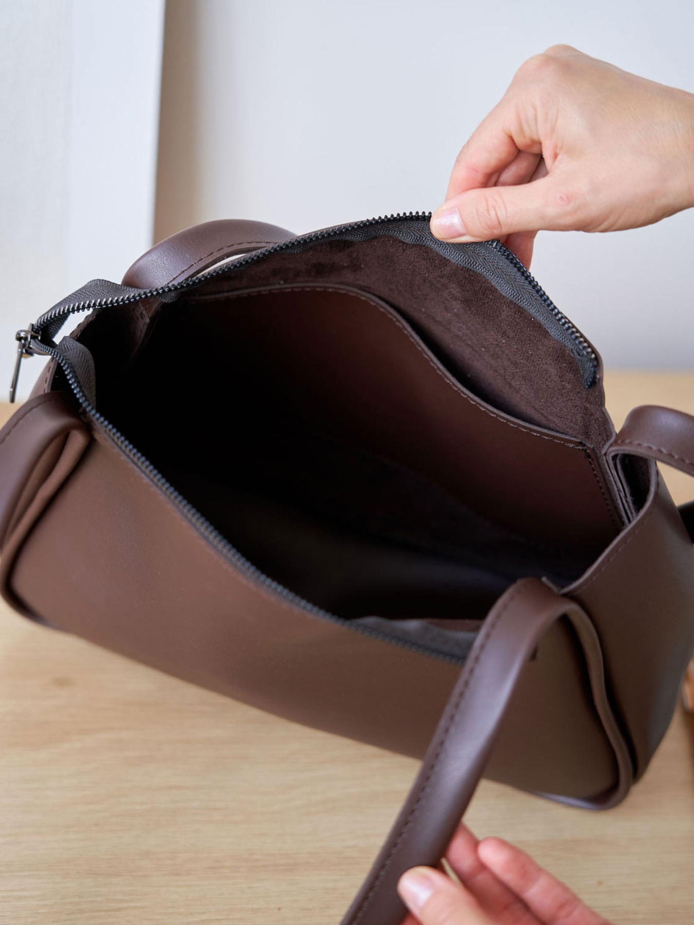 Сумка WeLassie модель stilxna-zhnocha-sumochka-krst-shokoladnij Фото