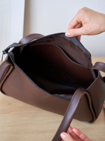 Сумка WeLassie модель stilxna-zhnocha-sumochka-krst-shokoladnij Фото