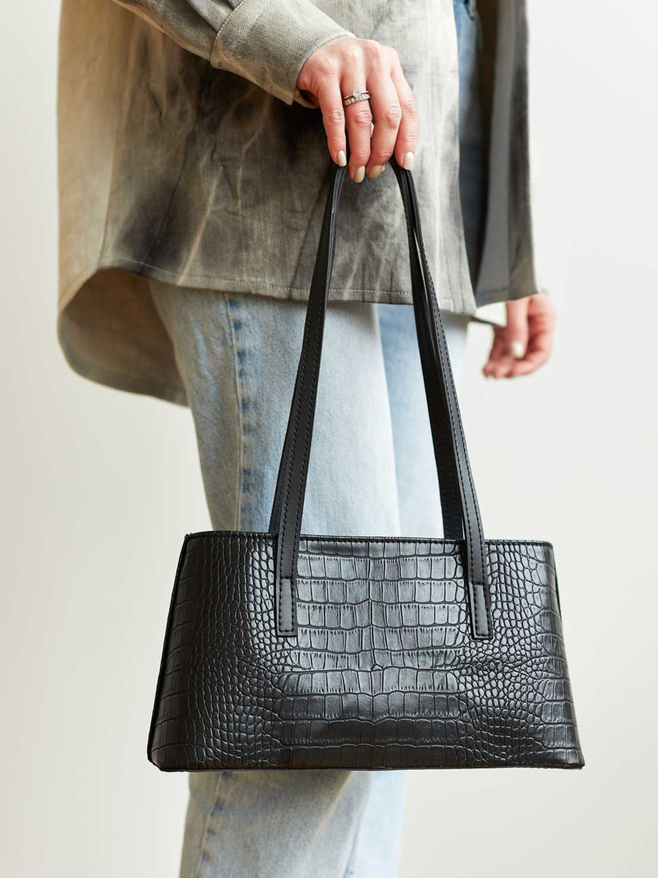 Сумка WeLassie модель stilxna-zhnocha-sumochka-sxyuzen-chornij Фото