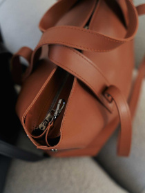 Сумка WeLassie модель zhnocha-sumka-transformer-lnda-karamelnaya-gladkaya Фото