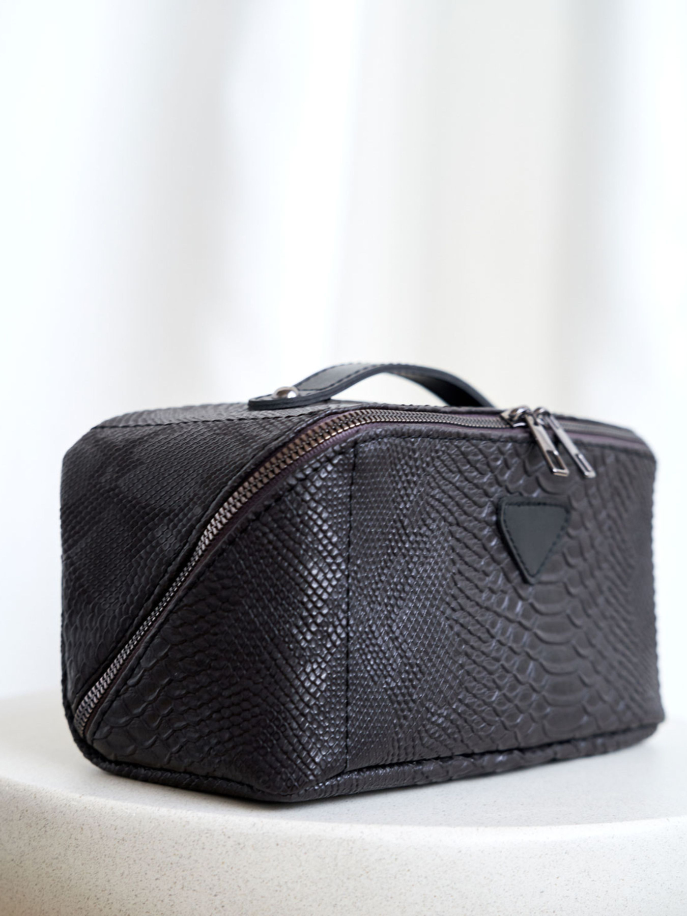 Сумка-органайзер WeLassie модель zhnocha-kosmetichka-paula-korichnevij Фото