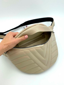 Сумка WeLassie модель zhnocha-sumka-bananka-dors-bezhevaya Фото