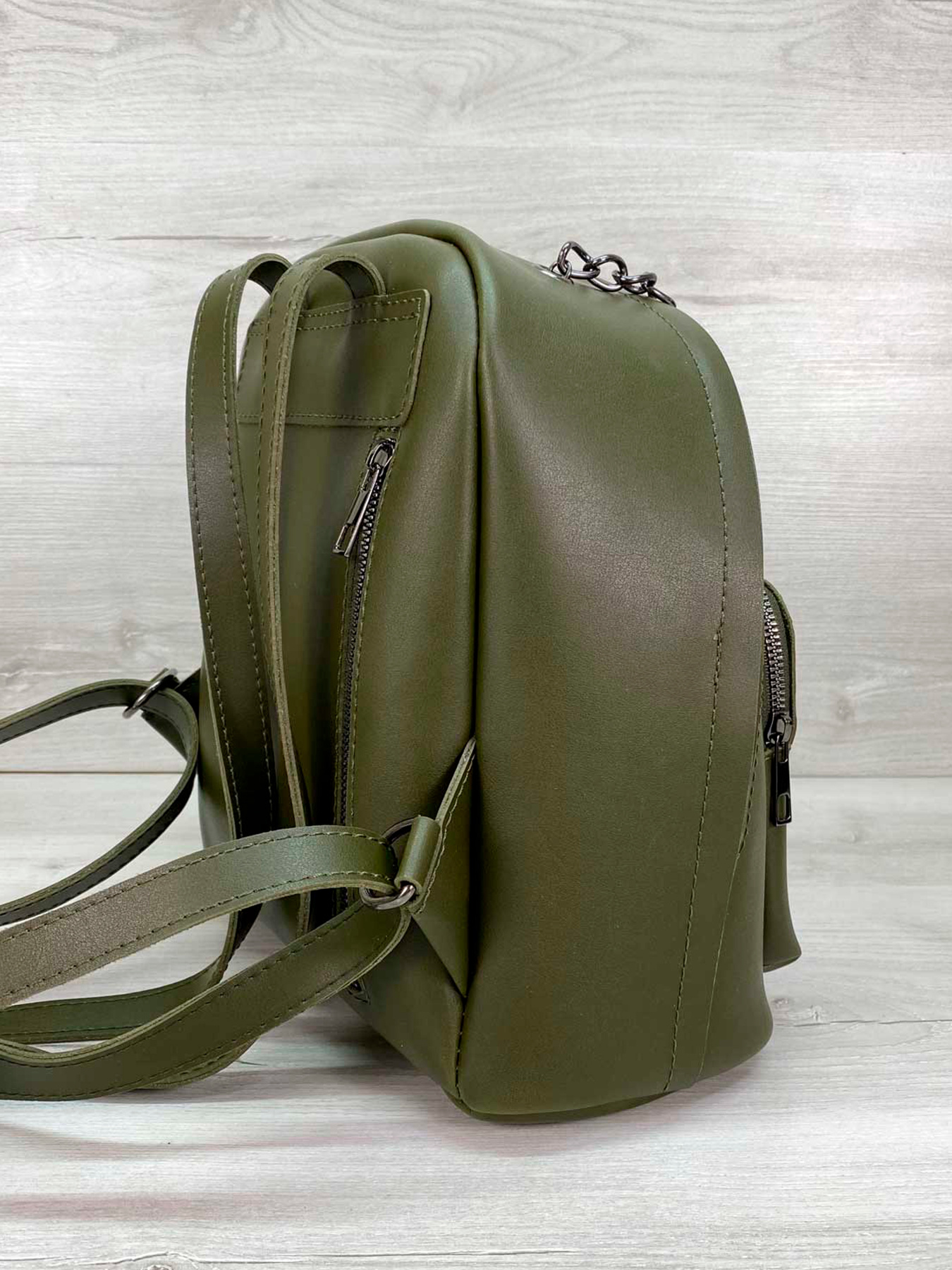 Рюкзак WeLassie модель zhnochij-modnij-ryukzak-andres-olivkovij Фото