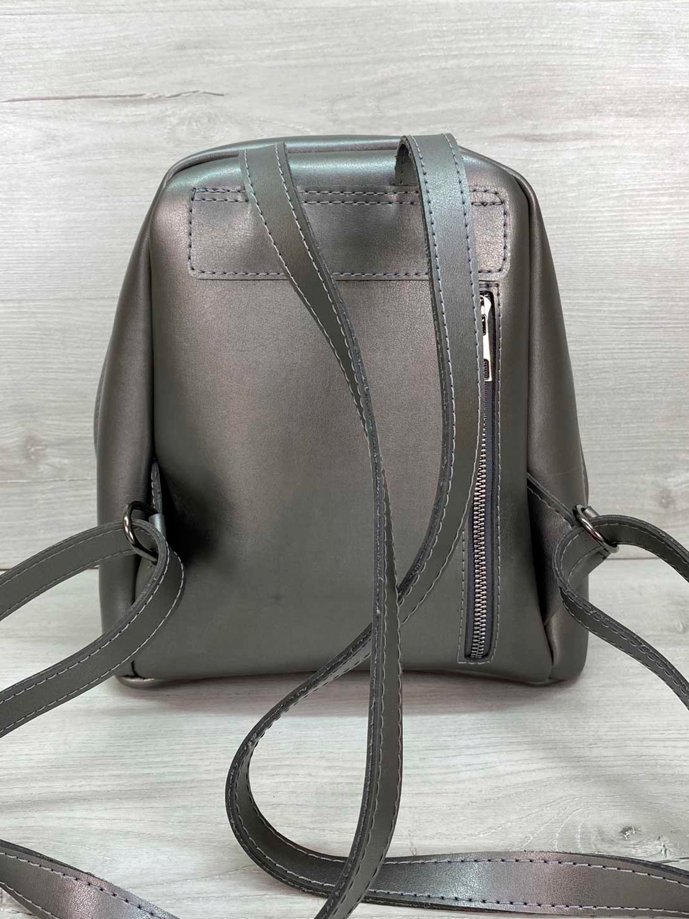 Повседневный рюкзак WeLassie модель zhnochij-modnij-ryukzak-andres-metalk Фото