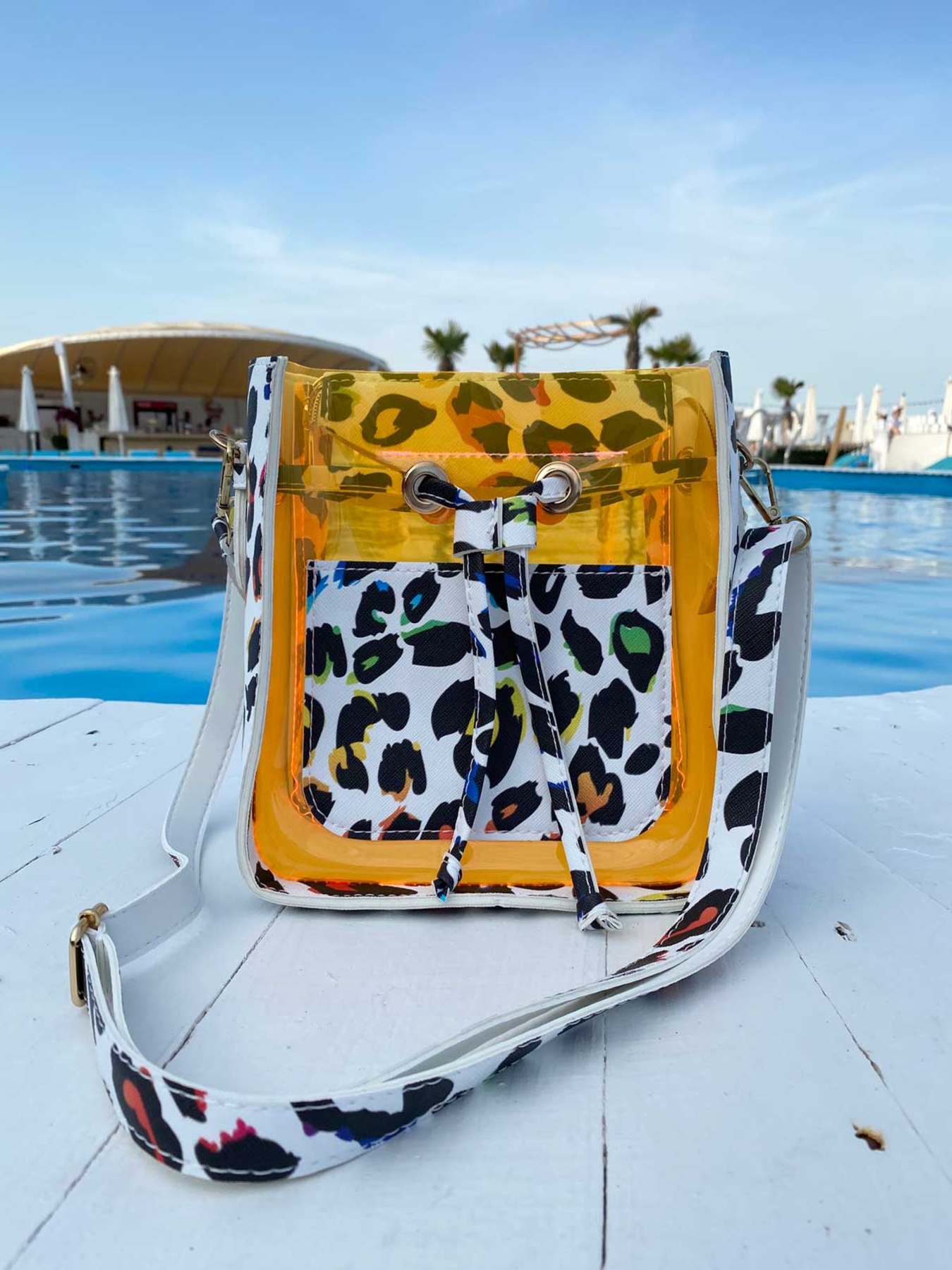 Сумка WeLassie модель sumka-zhnocha-manon-pomaranchevij-silkon Фото