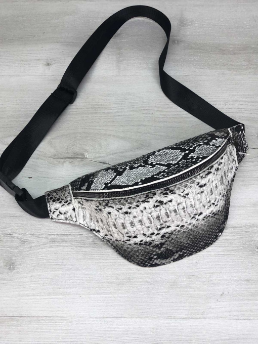 Поясная сумка WeLassie модель sumka-bananka-zhnocha-emma-chorno-blij Фото