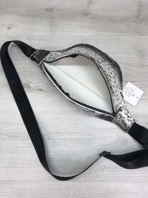 Поясна сумка WeLassie модель sumka-bananka-zhnocha-emma-chorno-blij Фото