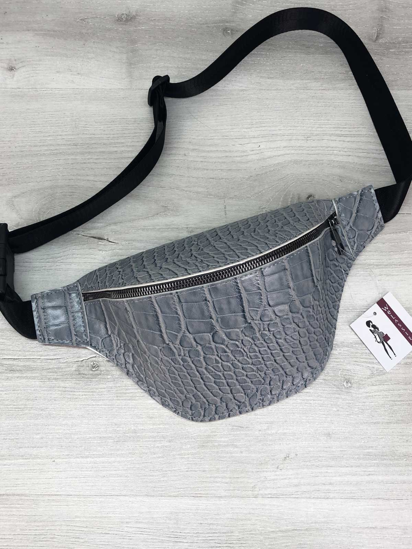 Поясна сумка WeLassie модель sumka-bananka-zhnocha-emma-sro-blakitnij Фото