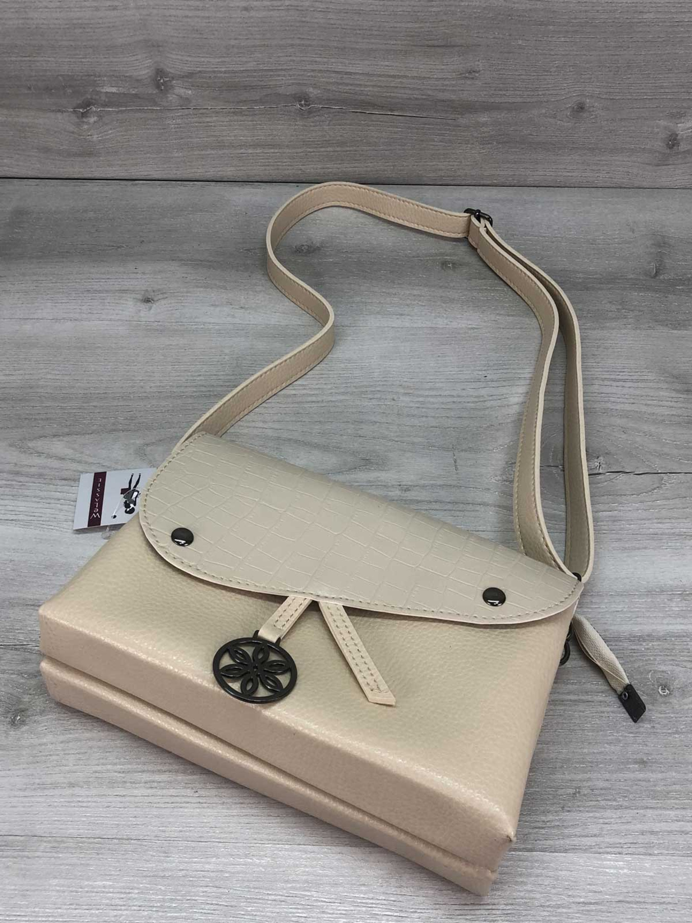 Клатч WeLassie модель klatch-etelx-bezhevij Фото