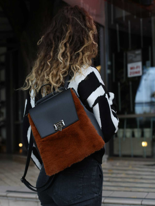 Рюкзак WeLassie модель zhnochij-ryukzak-fab-chornij-z-rudim-hutrom Фото